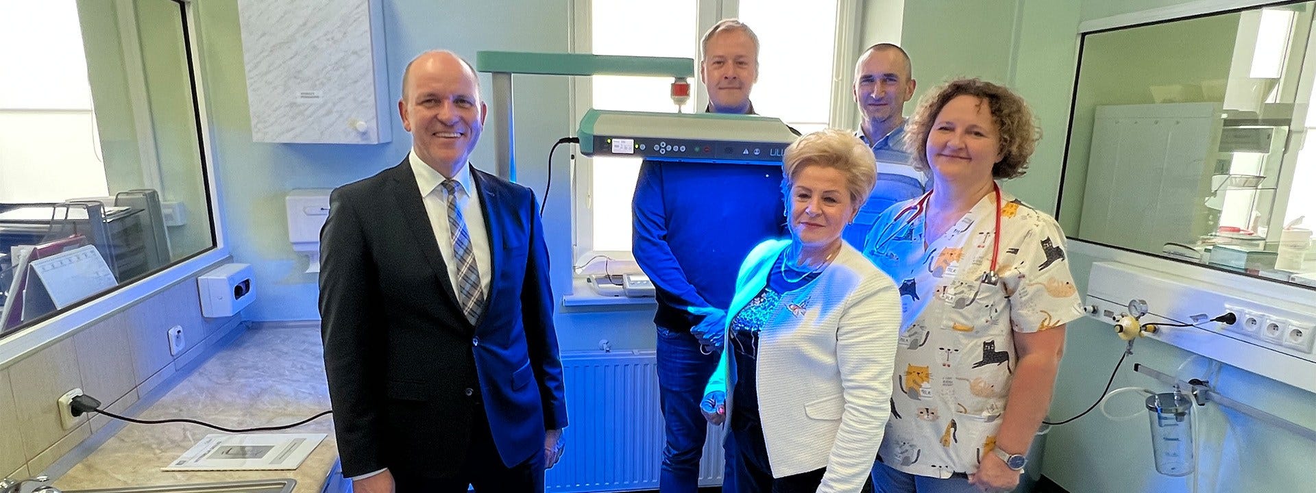 Fundacja Wood-Mizer przekazuje specjalistyczną lampę do terapii noworodków